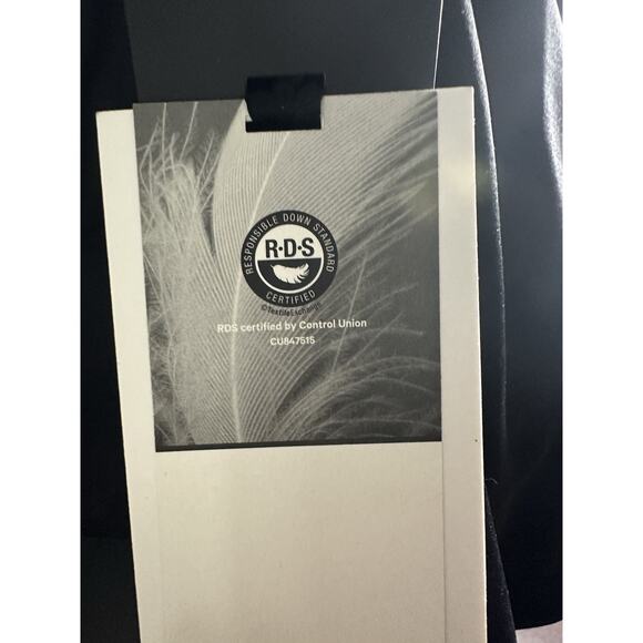 Lululemon Down for It All Vest Black Size 10 NWT Goose Down PrimaLoft Warm - Picture 9 of 16